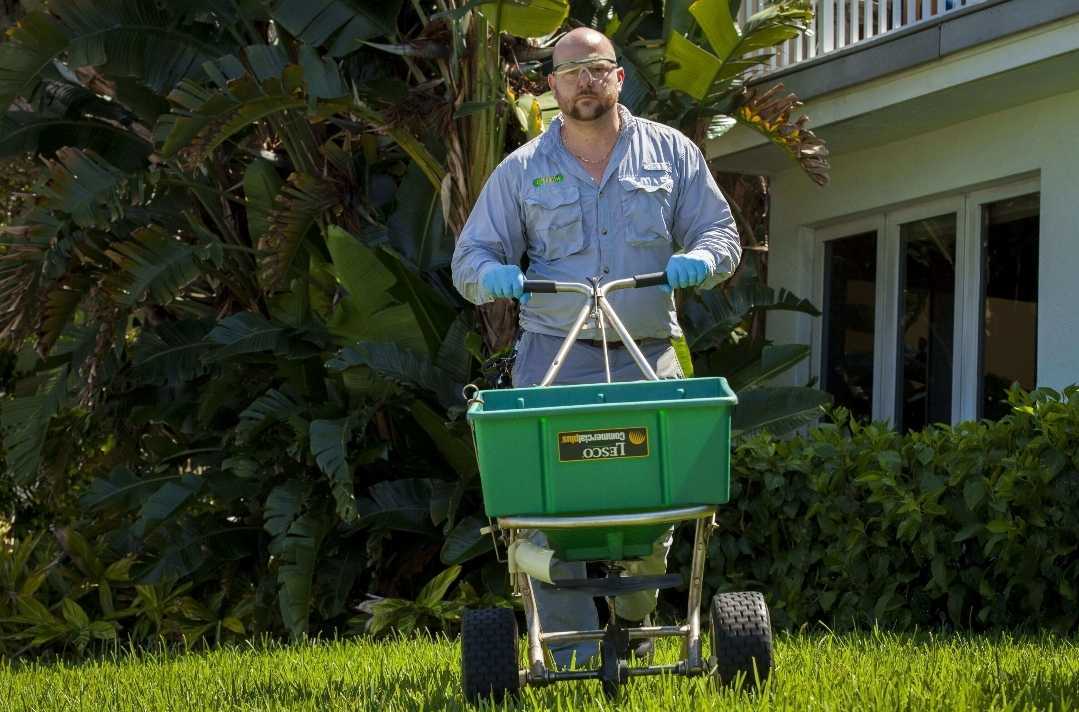 Florida lawn care expert at work